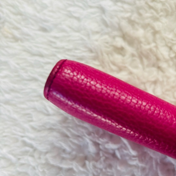 Gucci GG Logo Hot Pink Grain Leather Flap Long Wallet - Picture 14 of 16